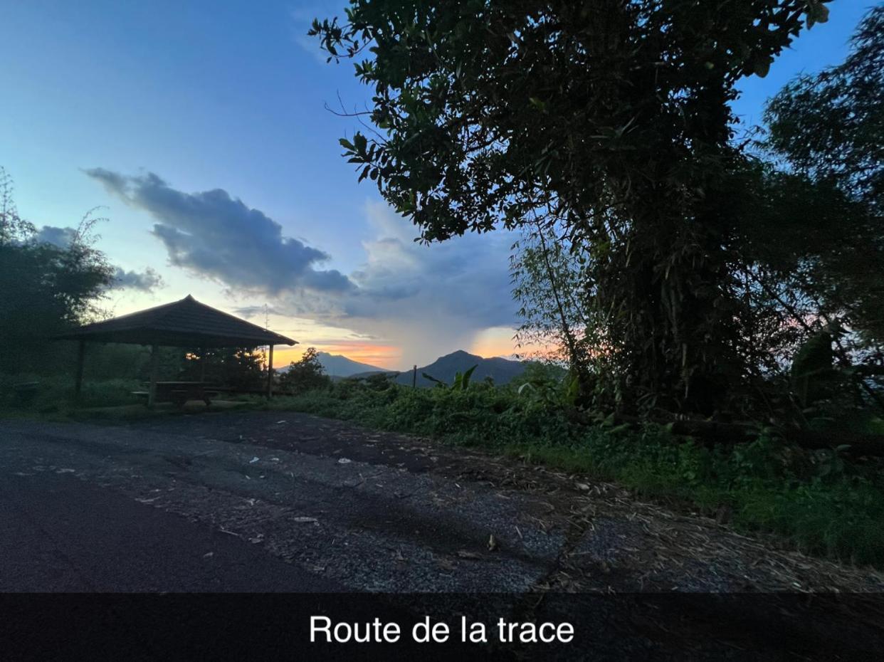 Le Ketmie Nature Et Decouverte Fond-Saint-Denis 外观 照片